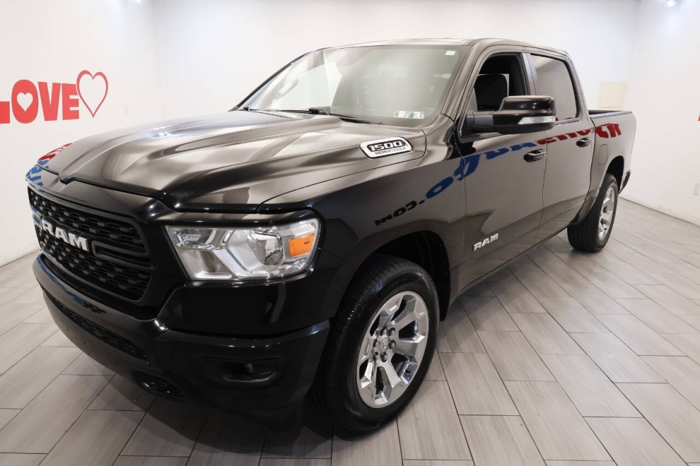 2022 RAM 1500 Big Horn 4x4 4dr Crew Cab 5.6 ft. SB Pickup, Black, Mileage: 48,184 