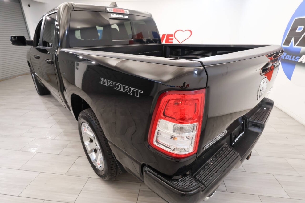 2022 RAM 1500 Big Horn 4x4 4dr Crew Cab 5.6 ft. SB Pickup, Black, Mileage: 48,184 - photo 2