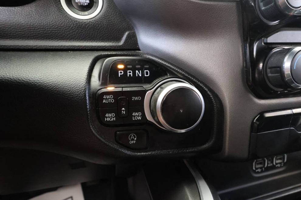 2022 RAM 1500 Big Horn 4x4 4dr Crew Cab 5.6 ft. SB Pickup, Black, Mileage: 48,184 - photo 20