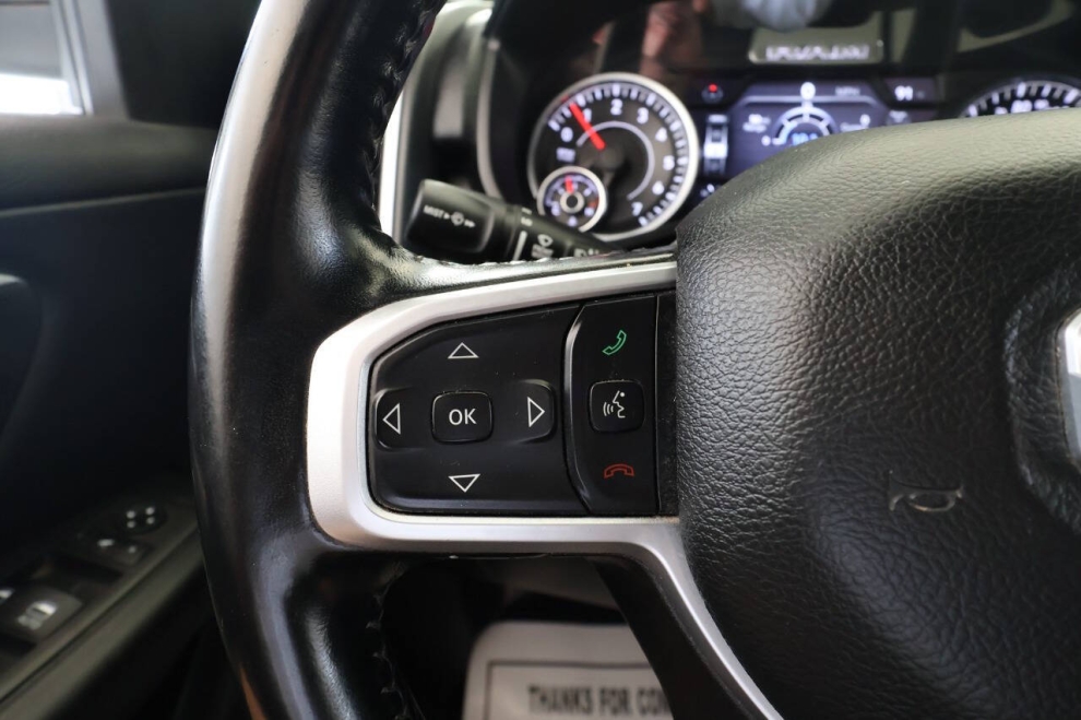 2022 RAM 1500 Big Horn 4x4 4dr Crew Cab 5.6 ft. SB Pickup, Black, Mileage: 48,184 - photo 25