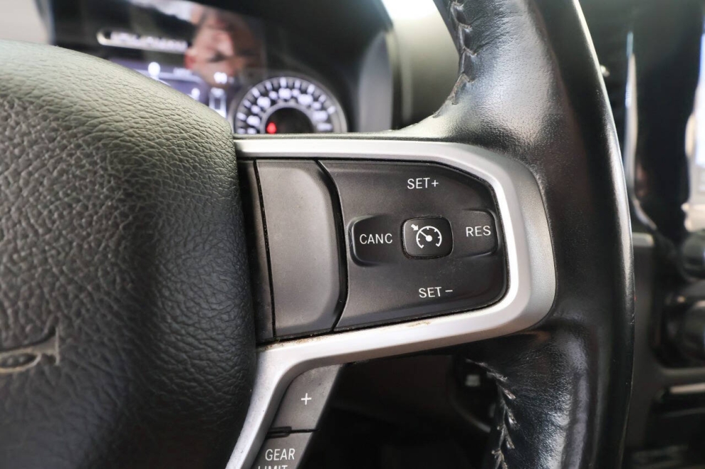 2022 RAM 1500 Big Horn 4x4 4dr Crew Cab 5.6 ft. SB Pickup, Black, Mileage: 48,184 - photo 26