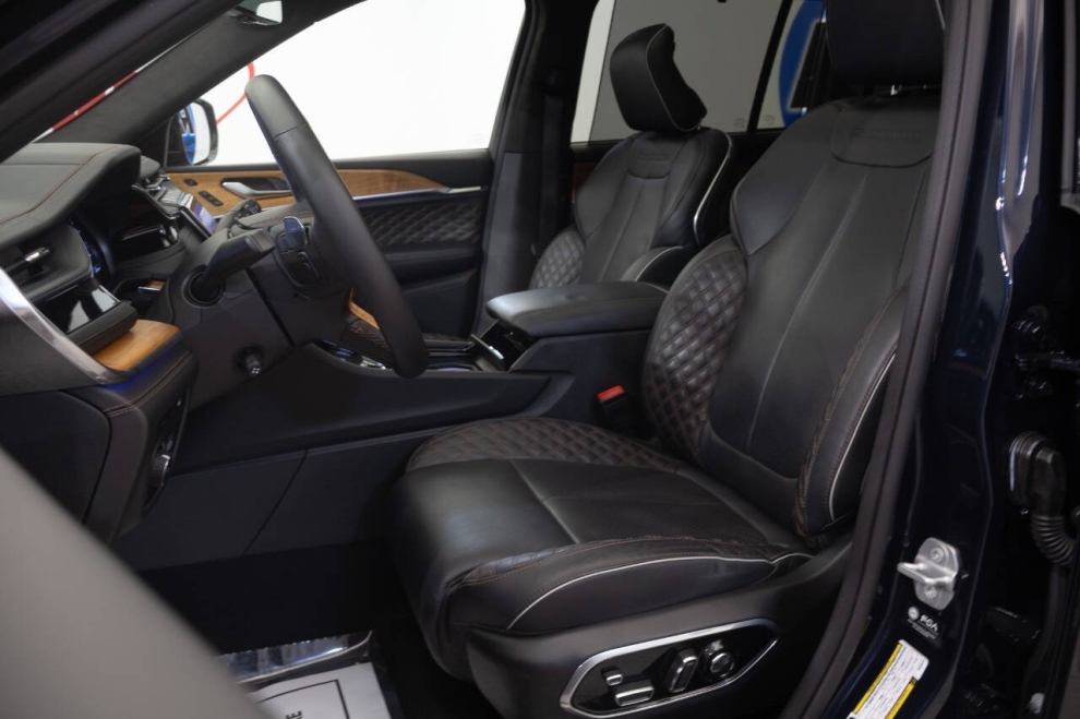 2024 Jeep Grand Cherokee Summit 4xe 4x4 4dr SUV, Blue, Mileage: 50,825 - photo 13