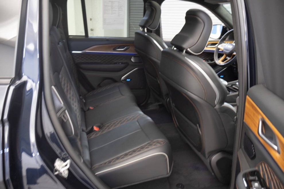2024 Jeep Grand Cherokee Summit 4xe 4x4 4dr SUV, Blue, Mileage: 50,825 - photo 19