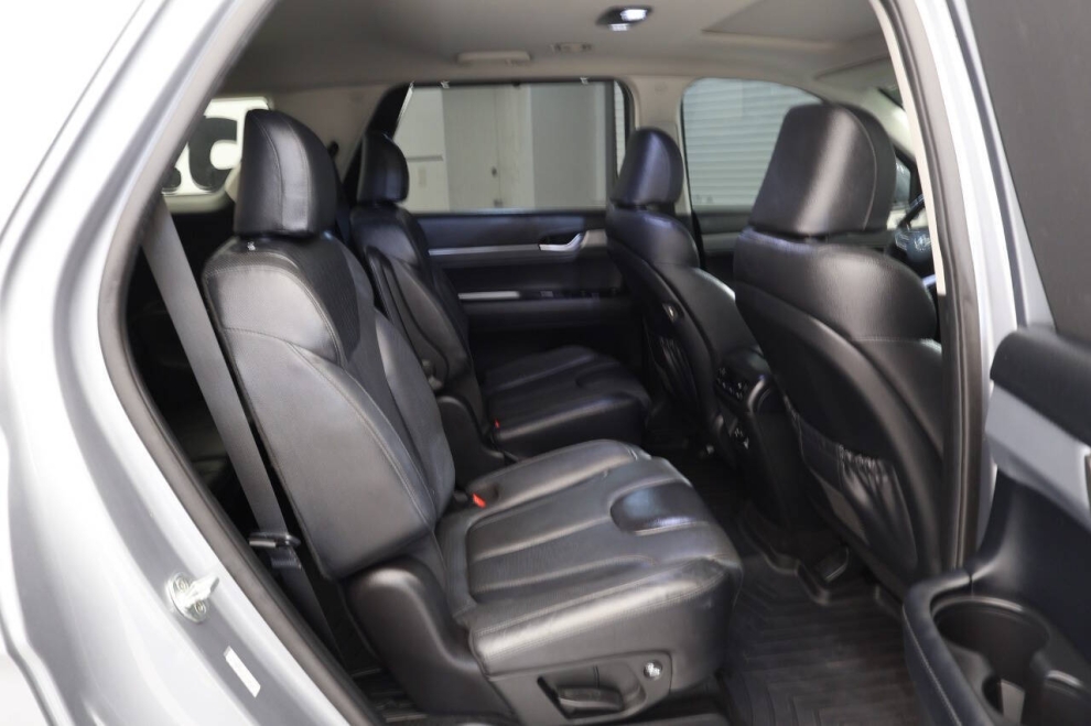 2020 Hyundai Palisade SEL AWD 4dr SUV, Silver, Mileage: 88,092 - photo 19