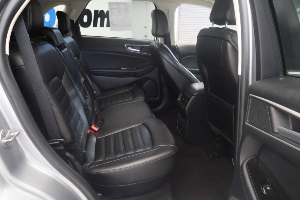 2020 Ford Edge SEL AWD 4dr Crossover, Silver, Mileage: 100,658 - photo 17
