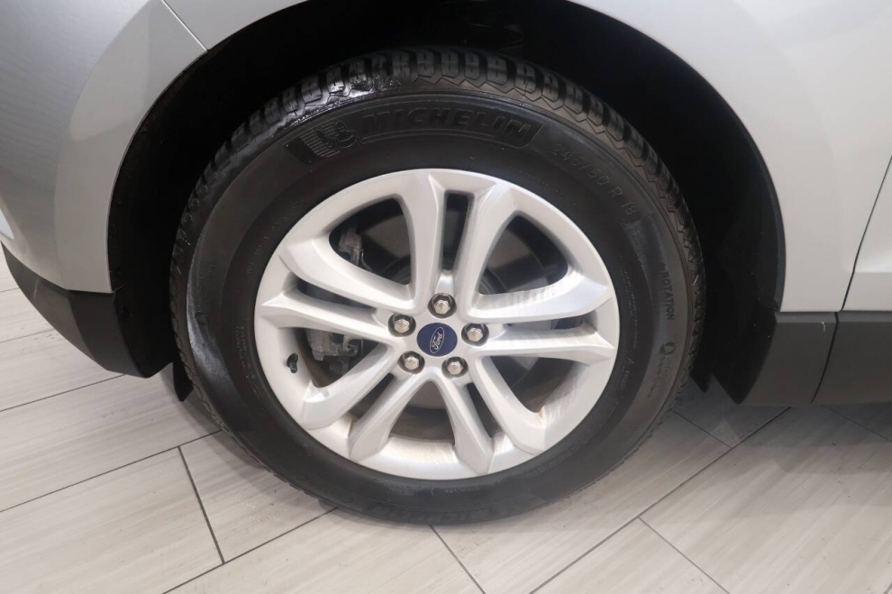 2020 Ford Edge SEL AWD 4dr Crossover, Silver, Mileage: 100,658 - photo 9