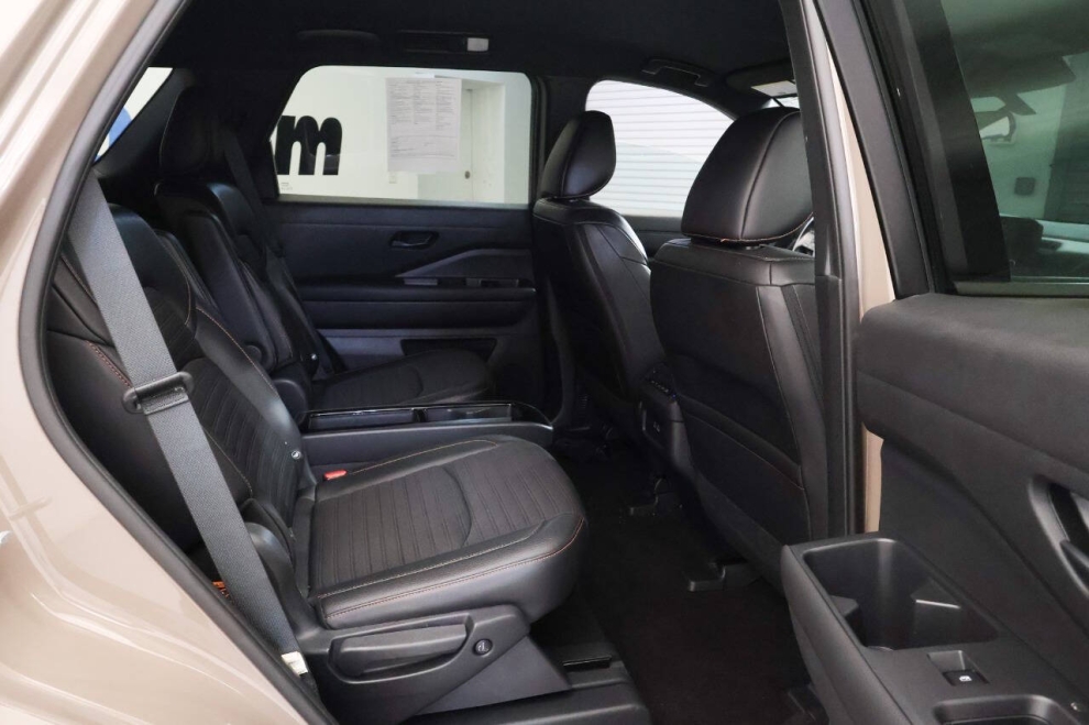 2023 Nissan Pathfinder Rock Creek AWD 4dr SUV, Tan, Mileage: 107,302 - photo 18