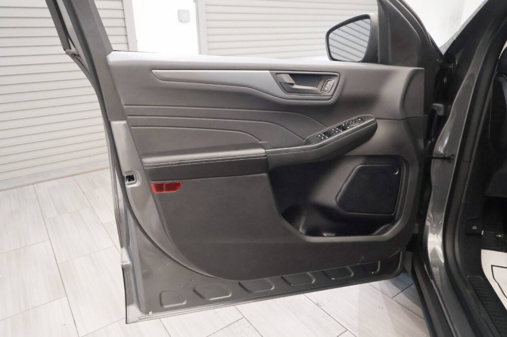 2023 Ford Escape Hybrid Active 4dr SUV, Gray, Mileage: 83,165 - photo 12