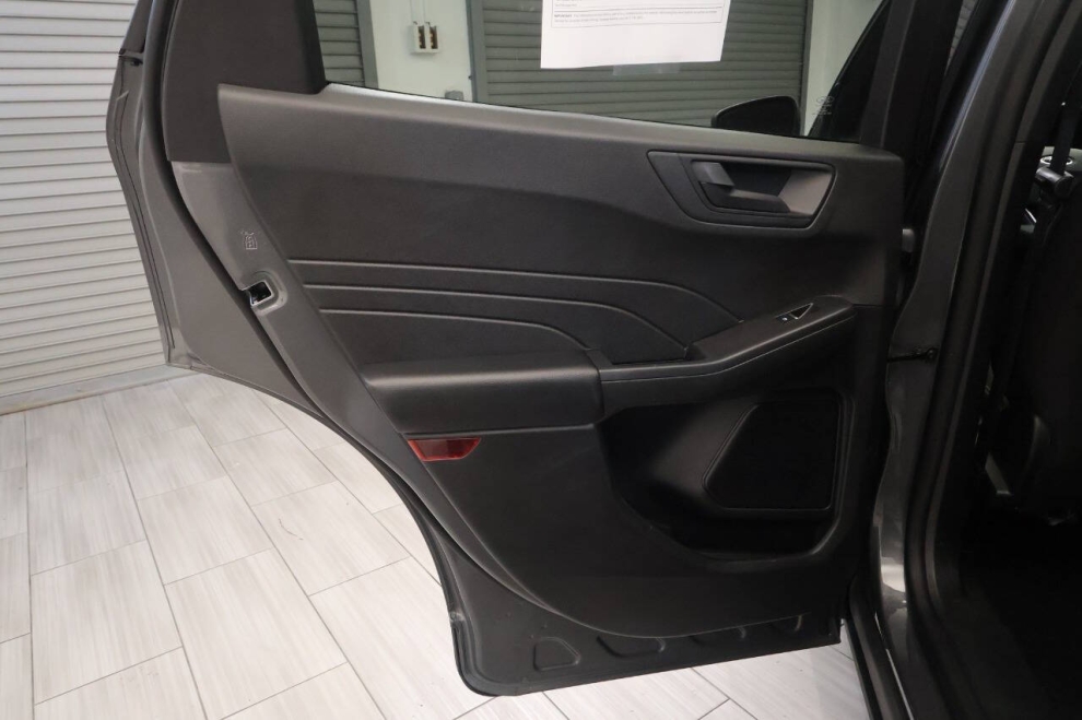 2023 Ford Escape Hybrid Active 4dr SUV, Gray, Mileage: 83,165 - photo 14