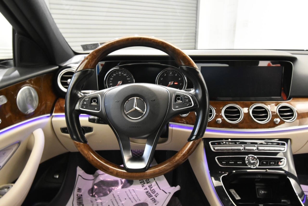 2017 Mercedes-Benz E-Class E 300 4MATIC AWD 4dr Sedan, White, Mileage: 90,950 - photo 20