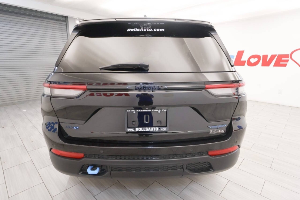 2023 Jeep Grand Cherokee Trailhawk 4xe 4x4 4dr SUV, Black, Mileage: 58,988 - photo 3