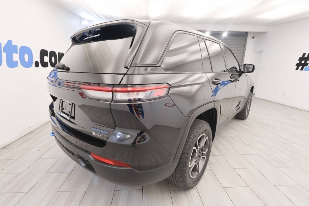2023 Jeep Grand Cherokee Trailhawk 4xe 4x4 4dr SUV, Black, Mileage: 58,988 - photo 4