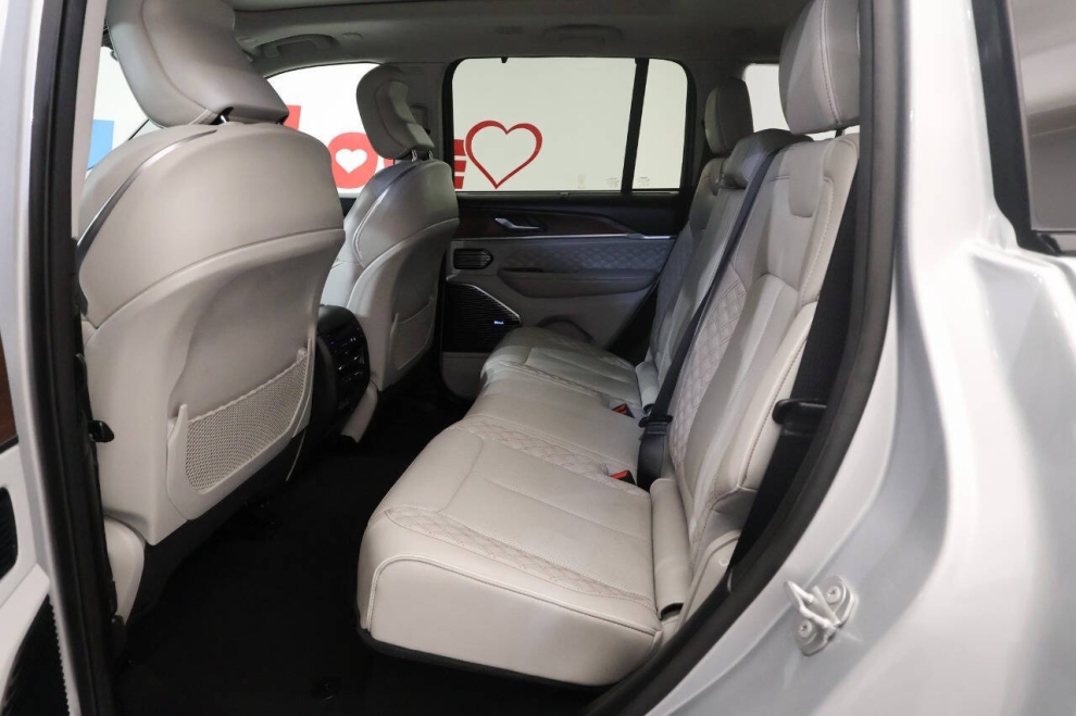 2022 Jeep Grand Cherokee Summit 4xe 4x4 4dr SUV, Silver, Mileage: 22,089 - photo 16
