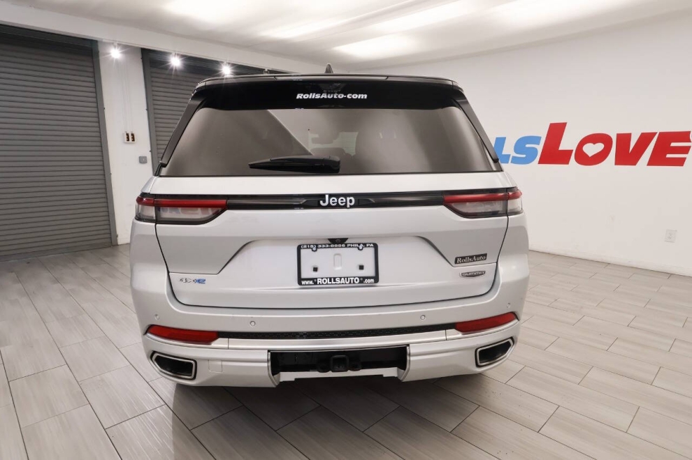 2022 Jeep Grand Cherokee Summit 4xe 4x4 4dr SUV, Silver, Mileage: 22,089 - photo 3