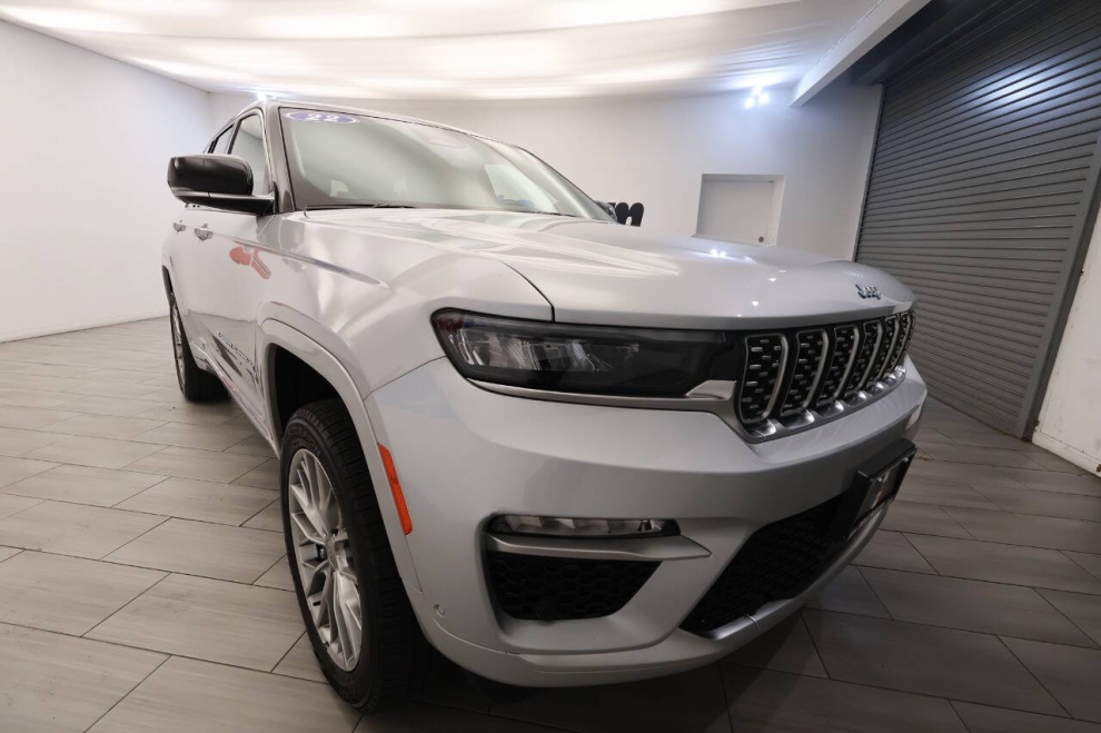 2022 Jeep Grand Cherokee Summit 4xe 4x4 4dr SUV, Silver, Mileage: 22,089 - photo 6