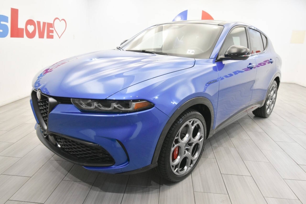 2024 Alfa Romeo Tonale Hybrid Veloce eAWD 4dr Crossover, Blue, Mileage: 6,825 