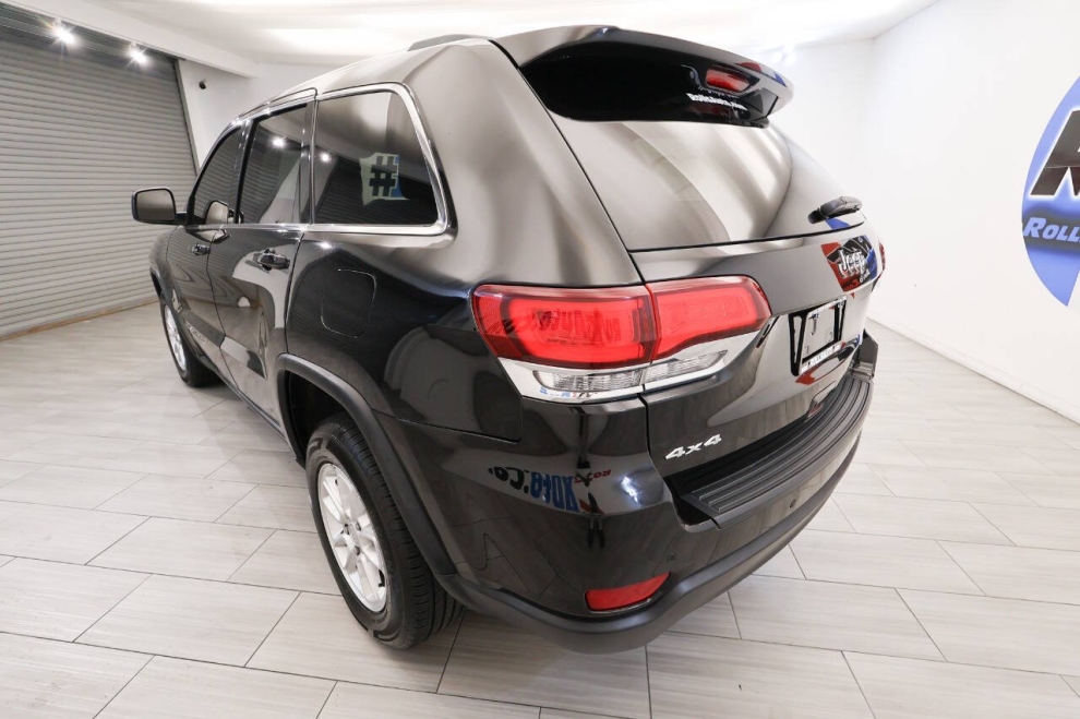 2020 Jeep Grand Cherokee Laredo E 4x4 4dr SUV, Black, Mileage: 105,074 - photo 2