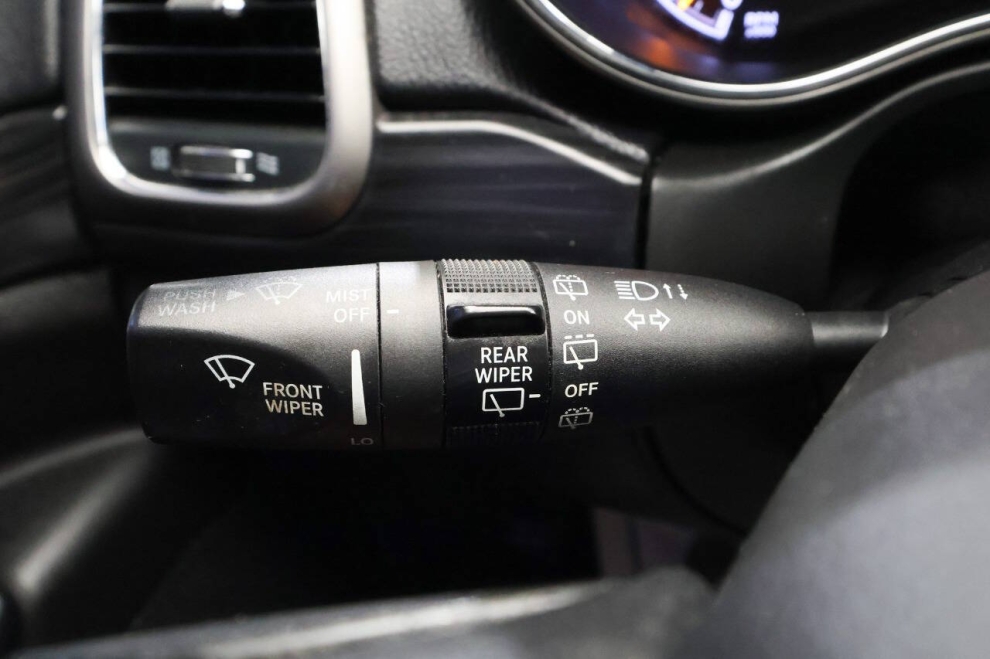 2020 Jeep Grand Cherokee Laredo E 4x4 4dr SUV, Black, Mileage: 105,074 - photo 27