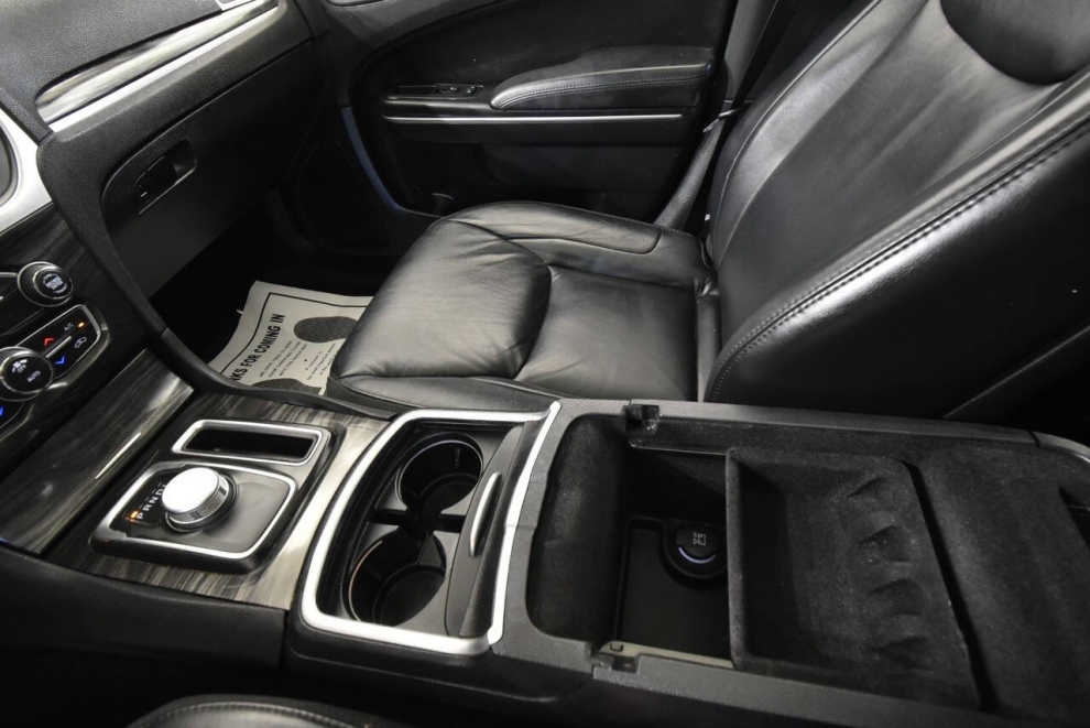 2018 Chrysler 300 Touring AWD 4dr Sedan, Negro, Mileage: 61,693 - photo 21