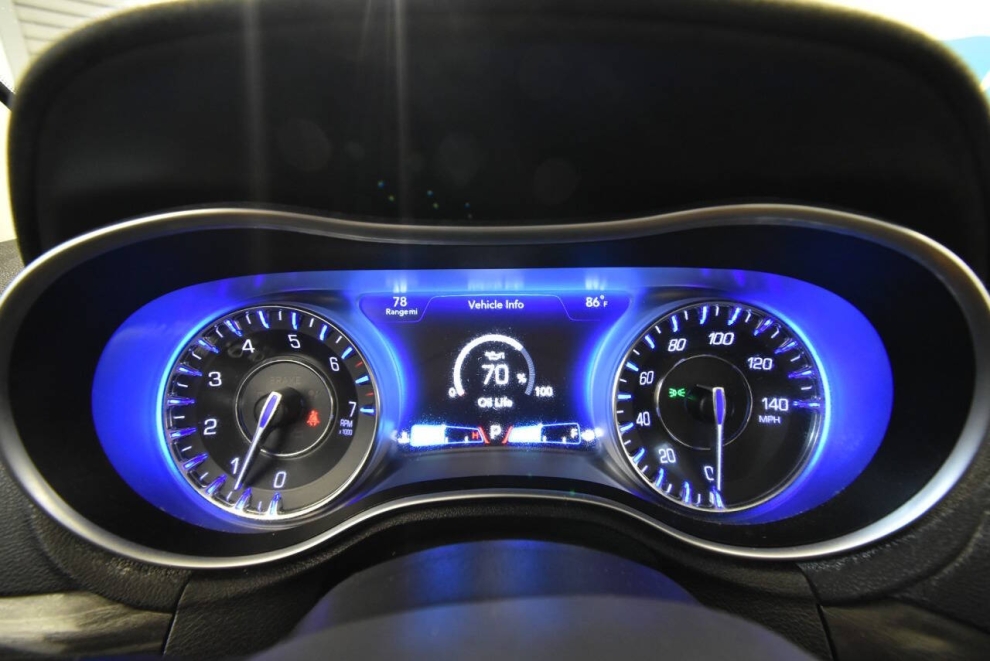 2018 Chrysler 300 Touring AWD 4dr Sedan, Negro, Mileage: 61,693 - photo 30