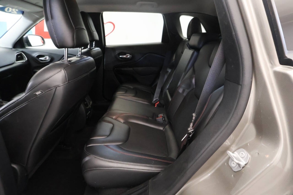 2020 Jeep Cherokee Trailhawk 4x4 4dr SUV, Tan, Mileage: 75,229 - photo 14