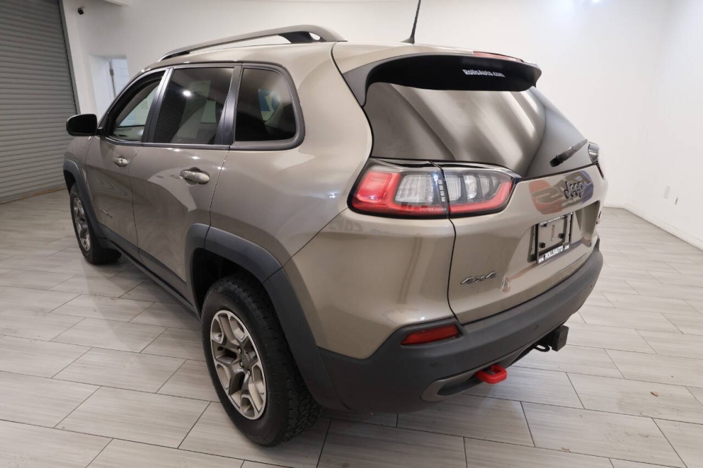 2020 Jeep Cherokee Trailhawk 4x4 4dr SUV, Tan, Mileage: 75,229 - photo 2