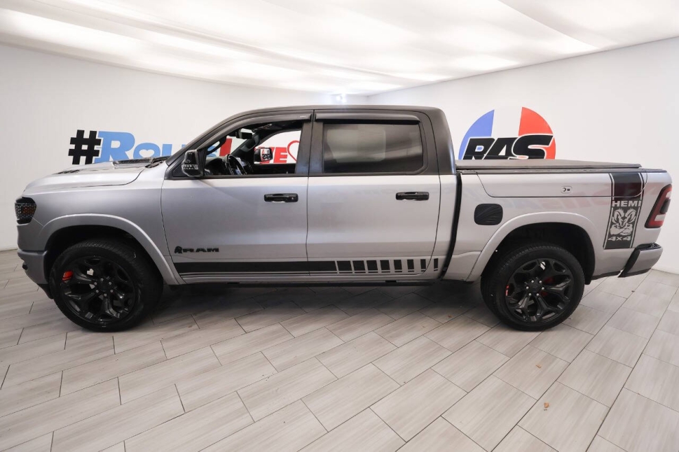2022 RAM 1500 Limited 4x4 4dr Crew Cab 5.6 ft. SB Pickup, Plata, Mileage: 68,069 - photo 1