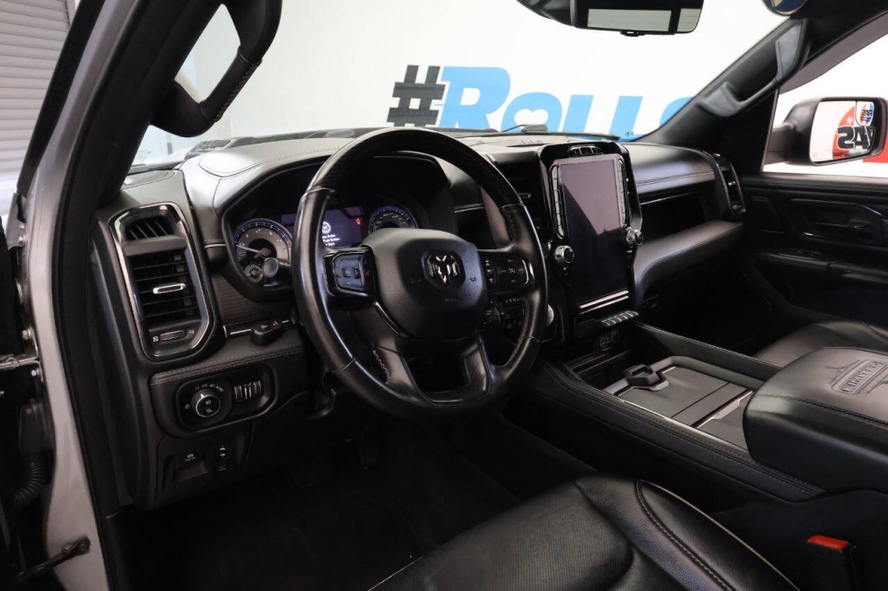2022 RAM 1500 Limited 4x4 4dr Crew Cab 5.6 ft. SB Pickup, Plata, Mileage: 68,069 - photo 11