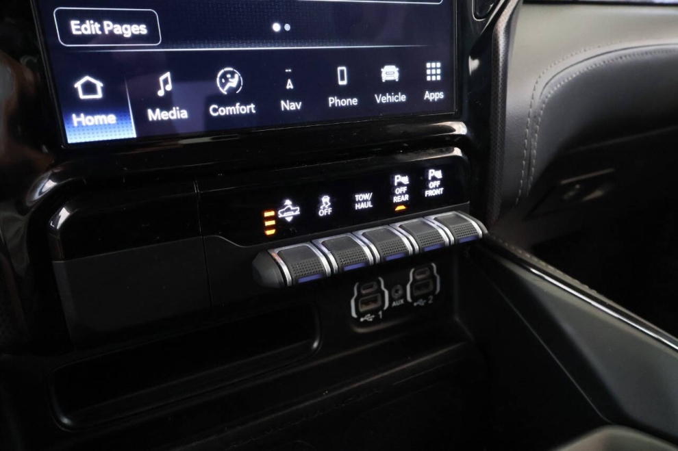 2022 RAM 1500 Limited 4x4 4dr Crew Cab 5.6 ft. SB Pickup, Plata, Mileage: 68,069 - photo 24