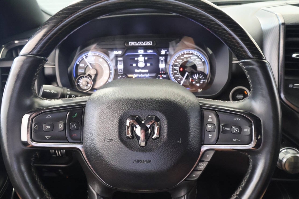 2022 RAM 1500 Limited 4x4 4dr Crew Cab 5.6 ft. SB Pickup, Plata, Mileage: 68,069 - photo 27