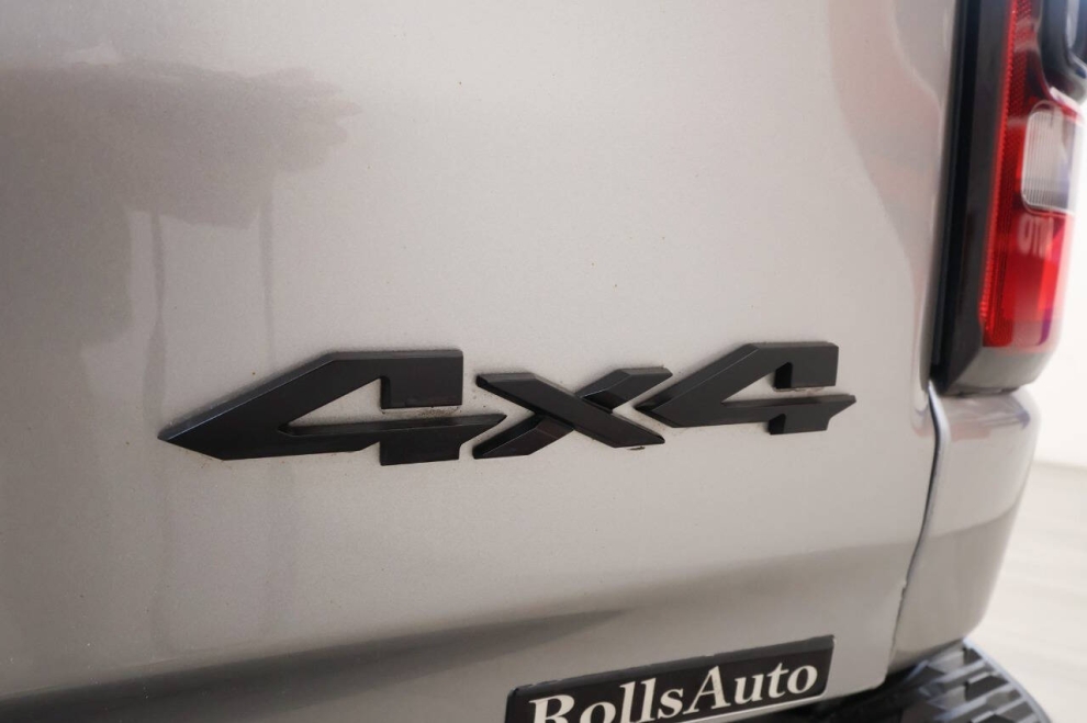 2022 RAM 1500 Limited 4x4 4dr Crew Cab 5.6 ft. SB Pickup, Plata, Mileage: 68,069 - photo 34