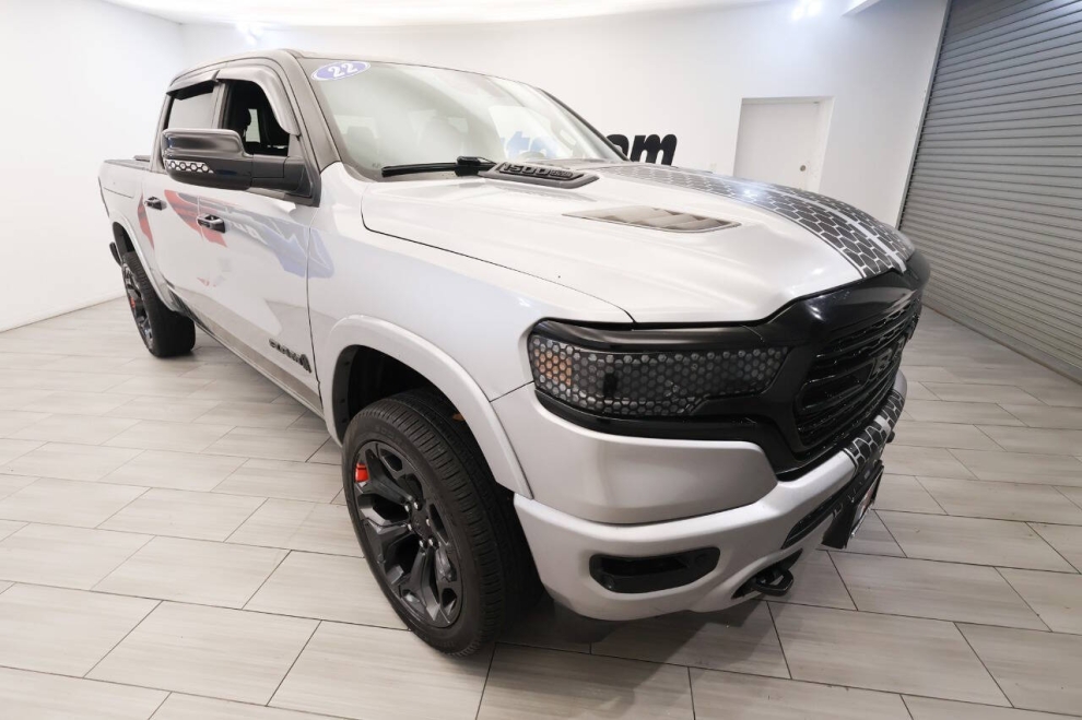 2022 RAM 1500 Limited 4x4 4dr Crew Cab 5.6 ft. SB Pickup, Plata, Mileage: 68,069 - photo 6