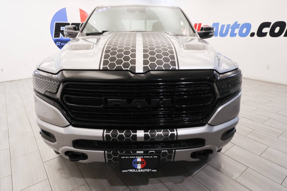 2022 RAM 1500 Limited 4x4 4dr Crew Cab 5.6 ft. SB Pickup, Plata, Mileage: 68,069 - photo 7