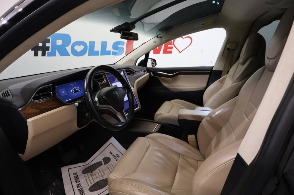 2017 Tesla Model X 75D AWD 4dr SUV, Black, Mileage: 84,636 - photo 10