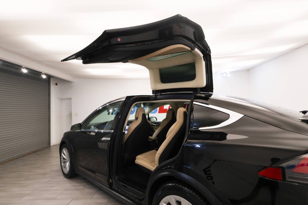 2017 Tesla Model X 75D AWD 4dr SUV, Black, Mileage: 84,636 - photo 16