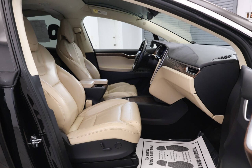 2017 Tesla Model X 75D AWD 4dr SUV, Black, Mileage: 84,636 - photo 19