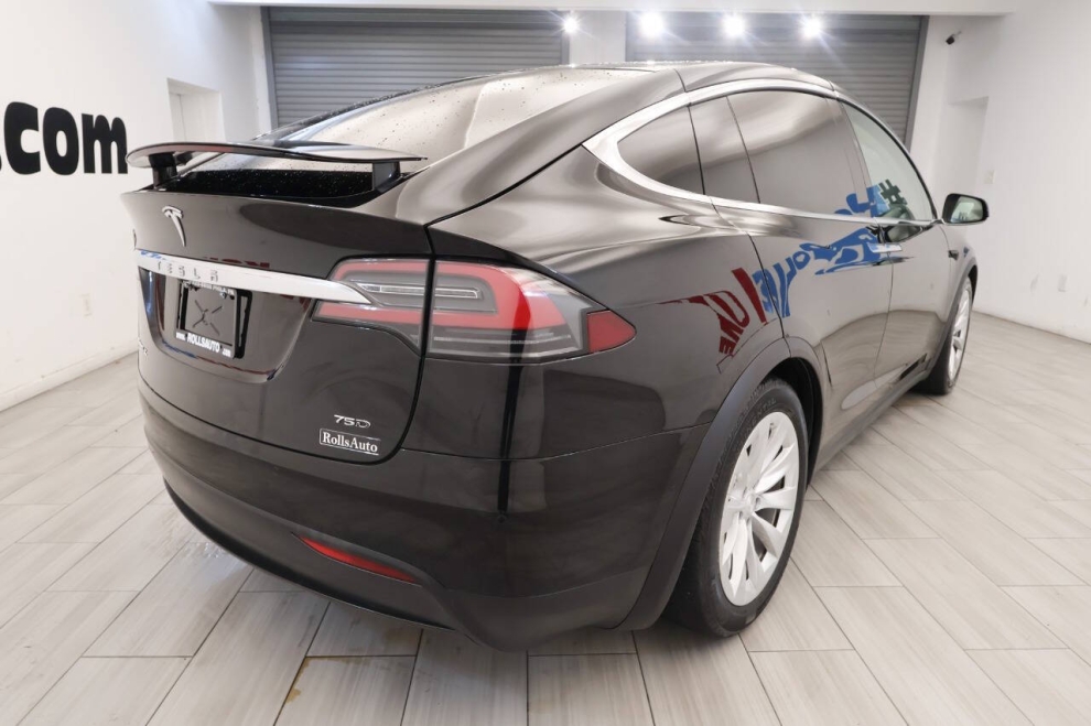 2017 Tesla Model X 75D AWD 4dr SUV, Black, Mileage: 84,636 - photo 4
