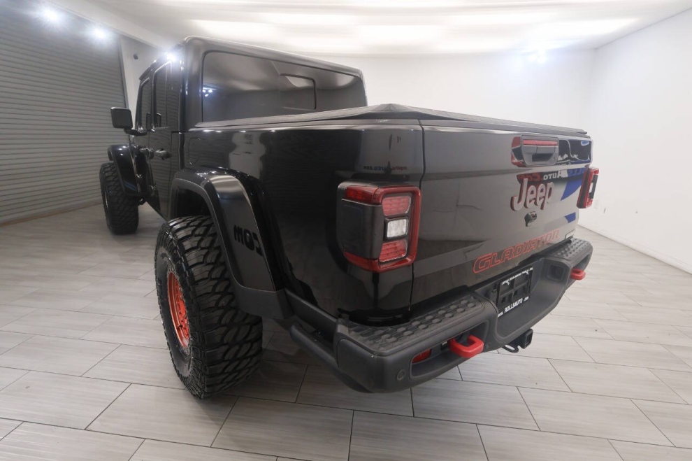 2020 Jeep Gladiator Rubicon 4x4 4dr Crew Cab 5.0 ft. SB, Negro, Mileage: 69,079 - photo 2