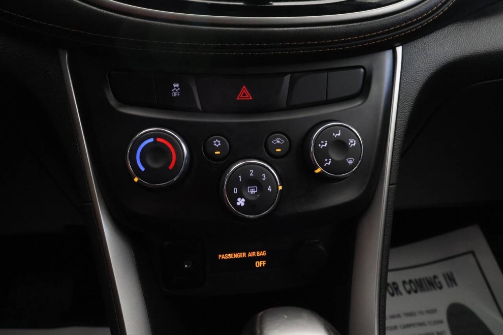 2019 Chevrolet Trax LT AWD 4dr Crossover, Silver, Mileage: 21,121 - photo 21