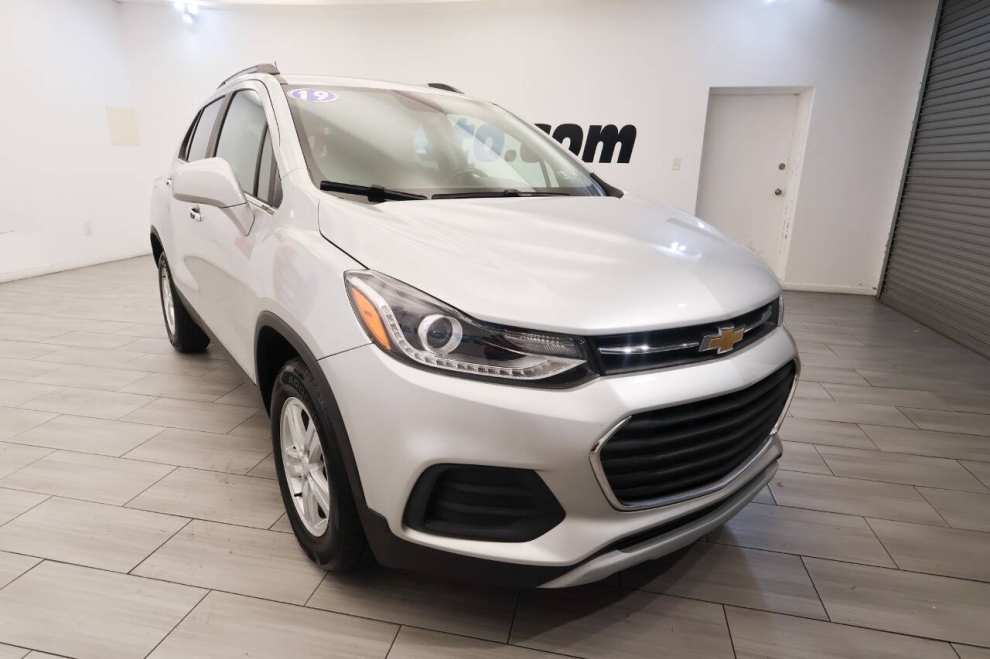 2019 Chevrolet Trax LT AWD 4dr Crossover, Silver, Mileage: 21,121 - photo 6