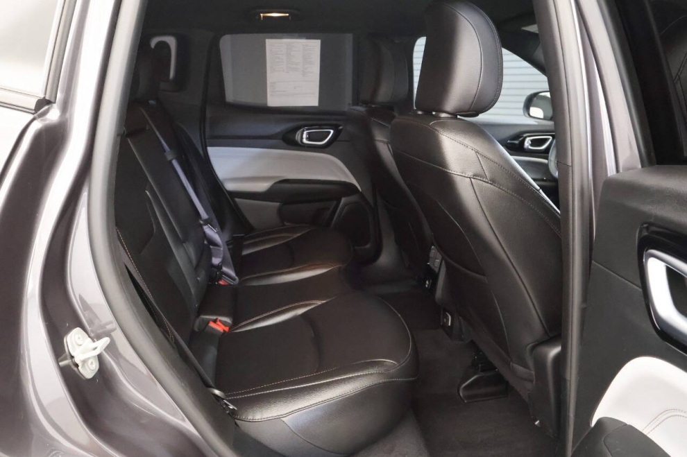2024 Jeep Compass Limited 4x4 4dr SUV, Gray, Mileage: 22,574 - photo 17