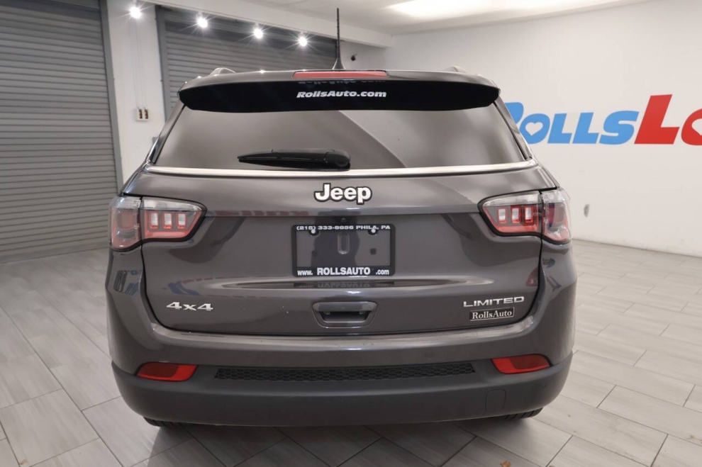2024 Jeep Compass Limited 4x4 4dr SUV, Gray, Mileage: 22,574 - photo 3