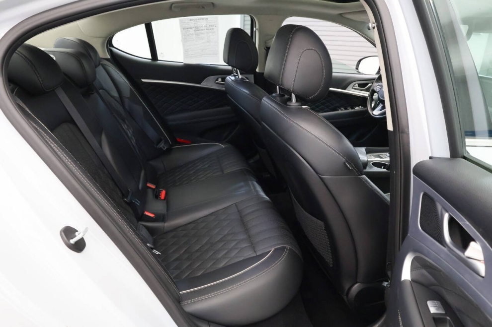 2020 Genesis G70 2.0T 4dr Sedan, White, Mileage: 73,493 - photo 17