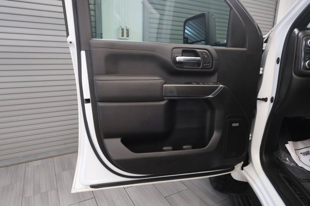 2023 GMC Sierra 2500HD AT4 4x4 4dr Crew Cab SB, White, Mileage: 70,192 - photo 14