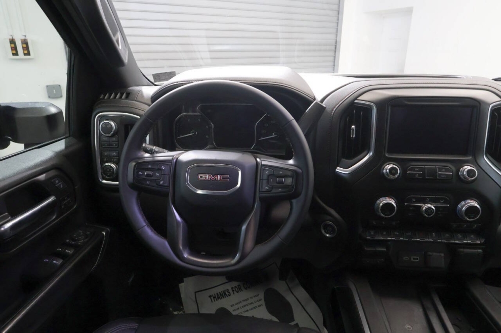 2023 GMC Sierra 2500HD AT4 4x4 4dr Crew Cab SB, White, Mileage: 70,192 - photo 21