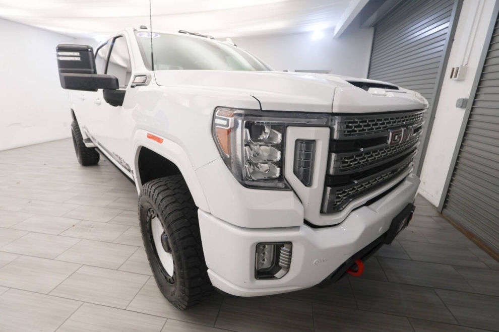 2023 GMC Sierra 2500HD AT4 4x4 4dr Crew Cab SB, White, Mileage: 70,192 - photo 6