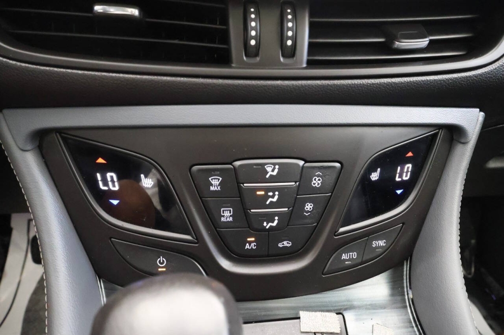 2020 Buick Envision Essence 4dr Crossover, Blue, Mileage: 65,218 - photo 22