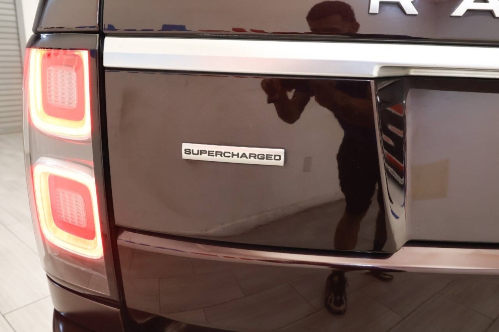 2019 Land Rover Range Rover Supercharged AWD 4dr SUV, Maroon, Mileage: 75,207 - photo 38