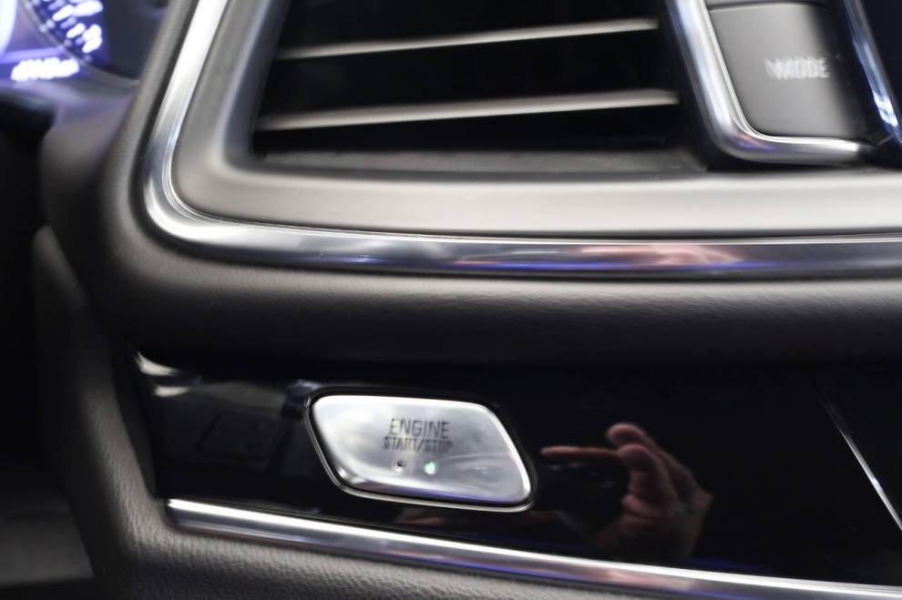 2022 Buick Enclave Avenir 4x4 4dr Crossover, Black, Mileage: 49,138 - photo 29