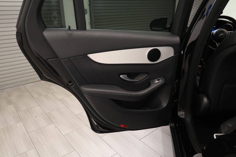 2021 Mercedes-Benz GLC GLC 300 4MATIC AWD 4dr SUV, Black, Mileage: 74,071 - photo 14